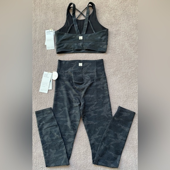 NEW - Vuori - Legging & Bra SET - BLACK CAMO - LONG - Picture 2 of 13